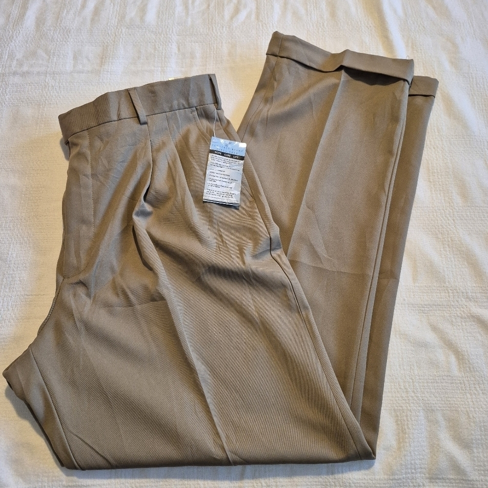 Geoffrey Beene men's size 38 x 32 Banker's Collection Tan pants, New